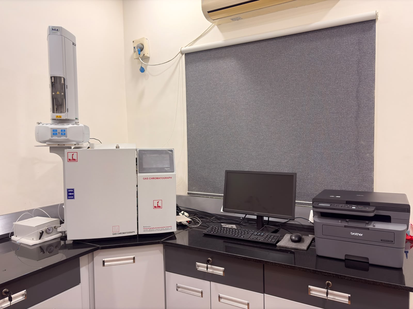Gas chromatograph used for dissolved gas analysis